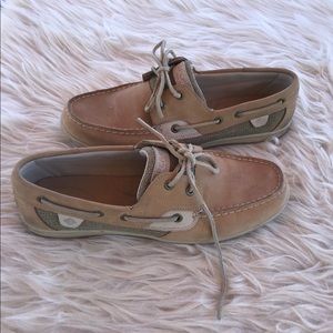 EUC boat shoes